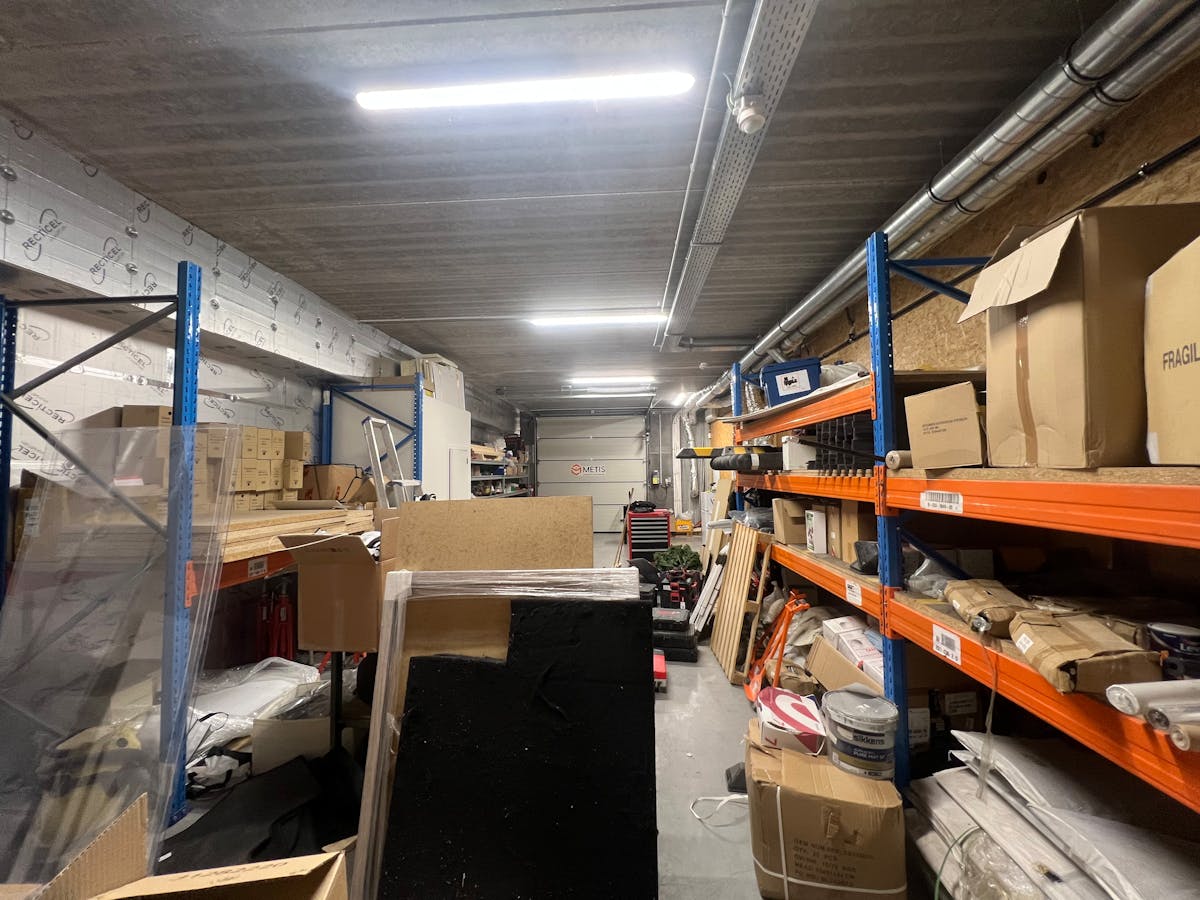 Warehouse with office for rent in Lendelede - photo 5