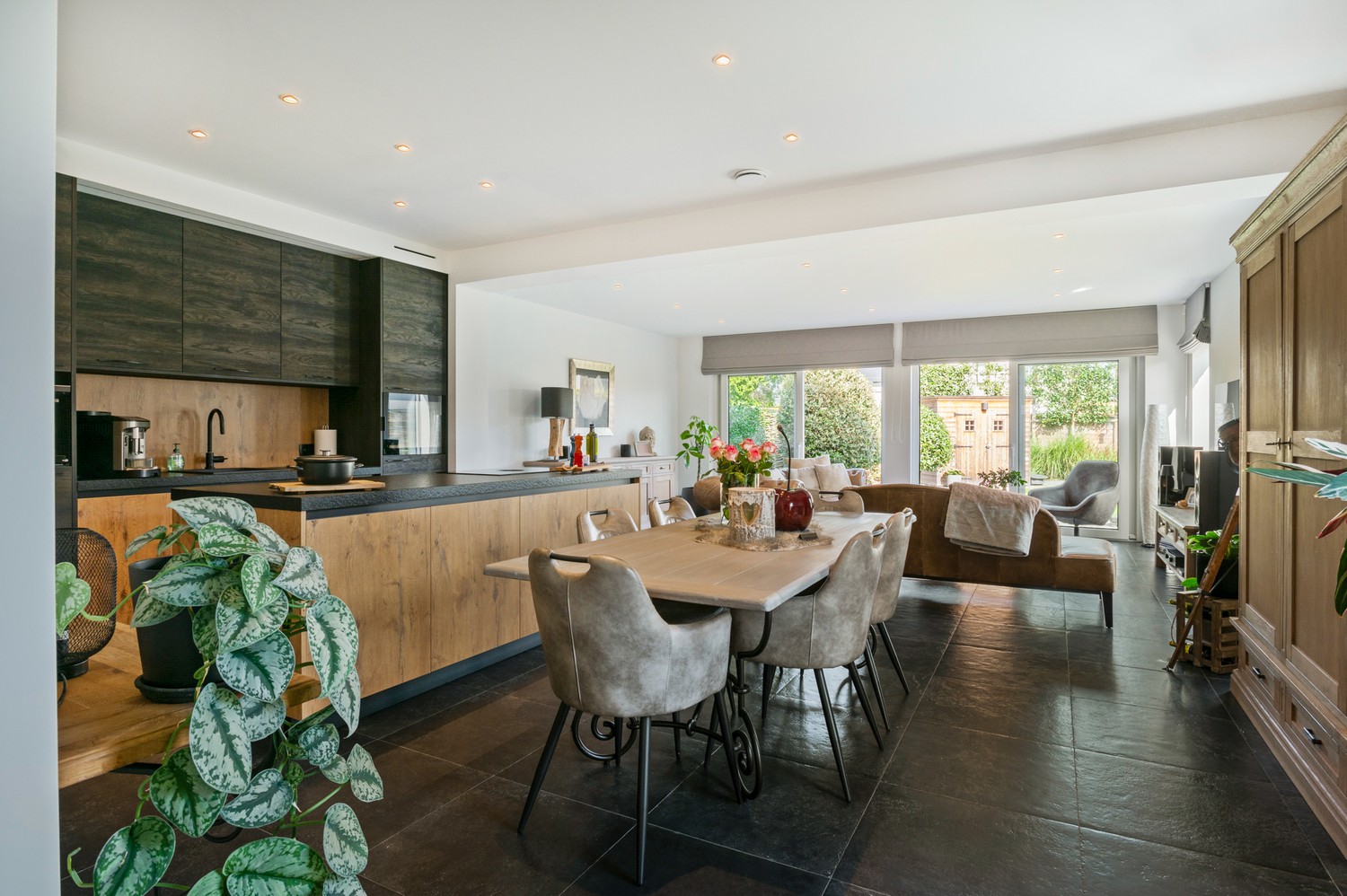 Stijlvolle halfopen BEN-woning met 2 slaapkamers en uitbreidingsmogelijkheden op zolder in Wommelgem! - foto 5