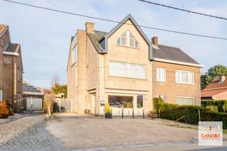 Deze perfect instapklare en lichtrijke woning bevindt zich op een leuke locatie in het gegeerde Drongen. Het gelijkvloers deed voorheen dienst...