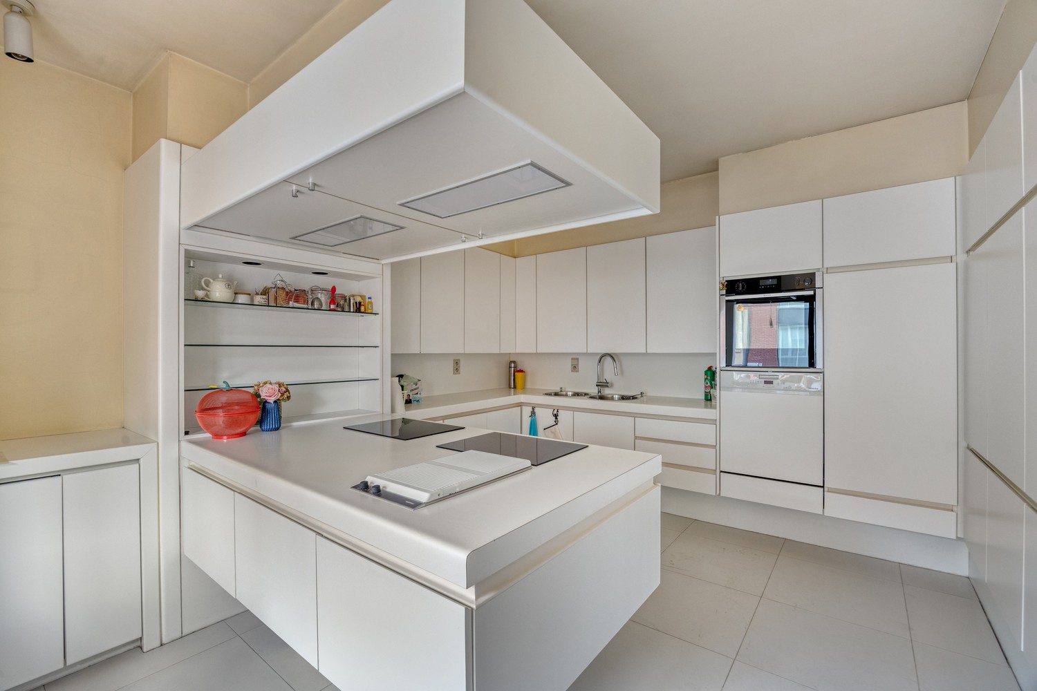 Te koop in Sint-Truiden: veelzijdig hoekpand (300 m² met lift) voor vrij beroep, praktijk en bewoning - foto 4