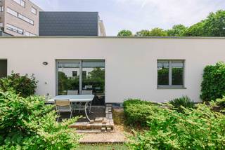 <p><span>Sint-Niklaas - Are you looking for a stylish, move-in ready apartment with a beautiful terrace in a prime location? This ground floor apartment in a recent building has everything you need!</span></p><p><span> </span></p><p><span>The main assets are already: </span></p><p><span>- Ready to move in and perfectly maintained (recently completely painted).</span></p><p><span>- Pleasant and spacious terrace </span></p><p><span>- Underground parking space </span></p><p>-<span>Bungalow in the city: private entrance and no direct neighbors</span></p><p><span>- Center location: Right in the middle of bustling Sint-Niklaas, with the large market around the corner and close to stores, restaurants and public transport.</span></p><p><span> </span></p><p><span>The layout is as follows: </span></p><p><span>Through the private garden you reach the front door of the apartment. This includes a large living room with open kitchen, separate storage room, bedroom and bathroom (shower, toilet and sink).</span></p><p><span>An individual cellar storage room available in the basement. Parking space to be purchased additionally for € 20,000.</span></p><p><span> </span></p><p><span>In addition, the apartment has a compliant electrical installation.</span></p><p><span> </span></p><p><span>VP: 230,000 (apartment) + possibility of underground parking (€ 20,000)</span></p><p><span>Interested? Please contact Axel Lenaerts Waasland for a viewing!</span></p><p><span> </span></p><p><span> </span></p>