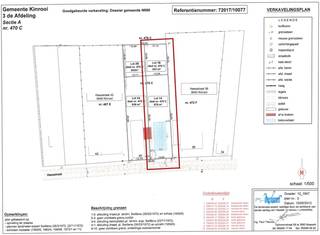 <p><span>Ruim bouwperceel van 9a 13ca voor een vrijstaande woning op een rustige topligging te Kessenich met vrij uitzicht op de omliggende velden. </span></p><p><span> </span></p><p><span>Droomt u van een vrijstaande woning op een rustige, groene locatie? Dan is dit ruime bouwperceel van </span><span>9a 13ca</span><span> in het charmante Kessenich (Kinrooi) precies wat u zoekt.</span></p><p><span>Deze mooie bouwgrond is rustig gelegen en geniet zowel aan de voor- en achterzijde van een prachtig, open uitzicht over de omliggende velden. Dankzij de perceelbreedte van +/- </span><span>13,5 meter</span><span> vormt dit perceel de ideale basis voor het realiseren van een ruime woning met een aangename tuin, volledig afgestemd op uw woonwensen.</span></p><p><span> </span></p><p><span>Bouwmogelijkheden</span></p><p><span>Volgens de geldende verkavelingsvoorschriften zijn onder meer volgende mogelijkheden voorzien:</span></p><ul><li><span>Open bebouwing (vrijstaande eengezinswoning).</span></li><li><span>Nevenbestemmingen zoals een vrij beroep, dienstverlening, kleinhandel, een meergeneratiewoning of een zorgwoning mogelijk onder voorwaarden. </span></li><li><span>Vrijstaande bijgebouwen zoals een garage, carport, poolhouse, tuinhuis, berging, tuinserre of dierenhok zijn toegelaten (conform de verkavelingsvoorschriften).</span></li><li><span>Maximale bouwdiepte gelijkvloers: </span><span>17 meter</span><span>.</span></li><li><span>Maximale bouwdiepte verdieping: </span><span>12 meter</span><span>.</span></li><li><span>Maximale bouwhoogte: </span><span>2 bouwlagen onder de kroonlijst</span><span>.</span></li><li><span>Vrije keuze van dakvorm een materialen. </span></li></ul><p><span> </span></p><p><span>Inplanting</span></p><ul><li><span>Voorgevel op </span><span>10 meter uit de as van de weg</span><span>.</span></li><li><span>Achtergevel gelijkvloers op maximaal </span><span>27 meter uit de as van de weg</span><span>.</span></li><li><span>Vrijstaande zijgevels op minimaal </span><span>3 meter van de perceelsgrenzen</span><span>.</span></li></ul><p><span> </span></p><p><span>Tuinzone</span></p><ul><li><span>Voor-, zij- en achtertuin blijven bouwvrij.</span></li><li><span>Verhardingen dienen tot een minimum beperkt te worden.</span></li></ul><p><span> </span></p><p><span>Troeven</span></p><ul><li><span>Rustige en landelijke ligging in het pittoreske Kessenich (Kinrooi), met een prachtig uitzicht langs de voor- en achterzijde op de omliggende velden.</span></li><li><span>Ruim perceel van </span><span>913 m²</span><span>, ideaal voor het realiseren van een vrijstaande gezinswoning.</span></li><li><span>Flexibele bouwvoorschriften bieden tal van mogelijkheden om een woning volledig op maat te ontwerpen.</span></li><li><span>Groene, rustige woonomgeving met een uitstekende bereikbaarheid.</span></li></ul><p><span> </span></p><p><span>Stedenbouwkundige bestemming: woongebieden met landelijk karakter / agrarische gebieden.</span></p><p><span> </span></p><p><span>Meer informatie</span></p><p><span>Wenst u meer informatie over dit bouwperceel of de bouwmogelijkheden? Neem vrijblijvend contact met ons op via </span><span>089/56.06.91</span><span> of <span>verkoop@janssennv.be</span></span><span>. Wij informeren u graag en begeleiden u met plezier bij de realisatie van uw bouwproject.</span></p><p><span> </span></p><p><span> </span></p>