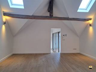 Karaktervol appartement met 2 slaapkamers, gelegen in het centrum van Borgloon. Het appartement is gelegen op de 2de verdieping.Verder treft men op...