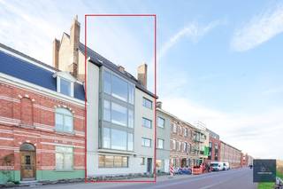 Ga naar www.makelaarshuys.be, te huur en schrijf u in voor de bezoekdag .Huurprijs 775 euro appartement + 40 euro algemene kost.Exclusief: EGW +...