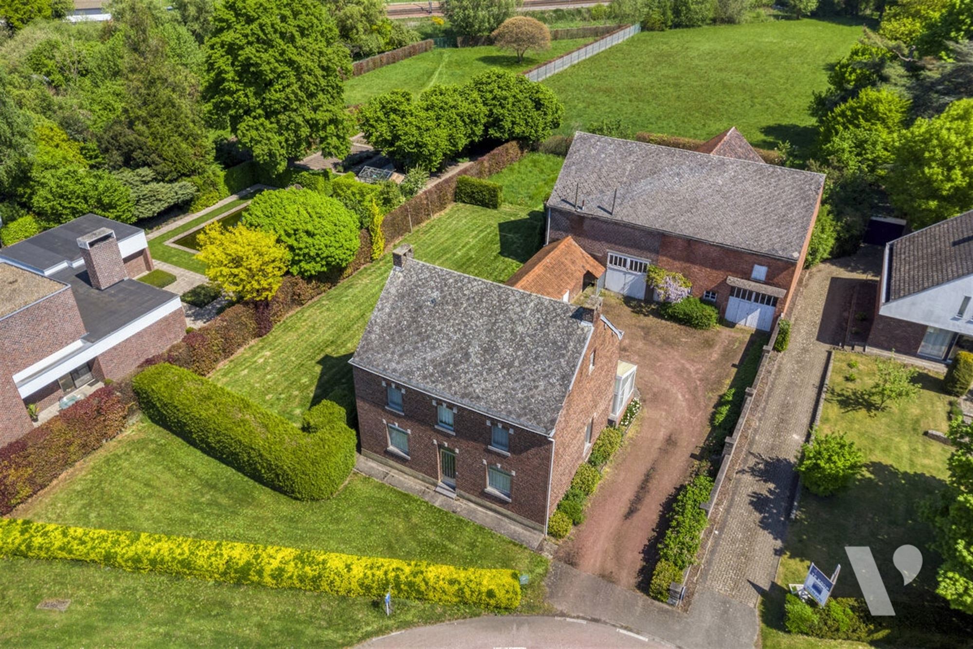 Statige woning met bijgebouw, tuin en weiland op 61a87ca - foto 3