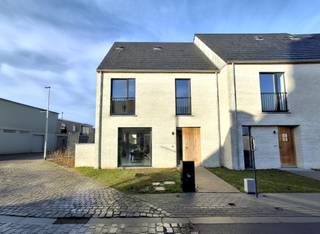 Maak uw bezoek aan ons nog eenvoudiger! Vul alstublieft vooraf de huurdersfiche in en stuur deze naar verhuur@vastgoeddemeyer.be. Wij nemen...