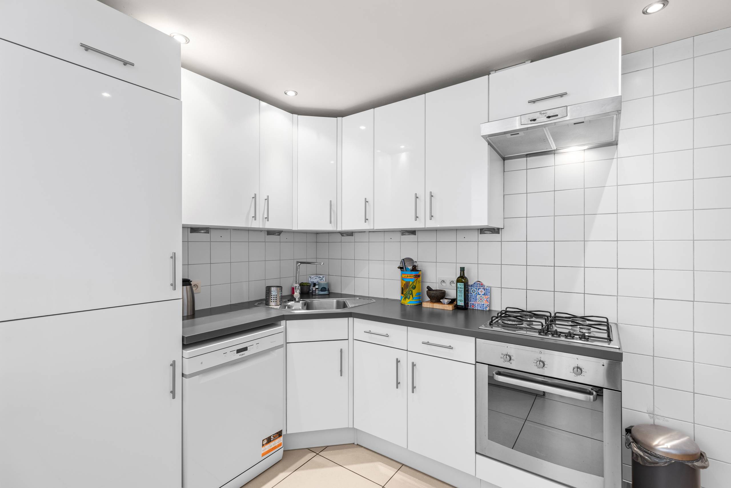 Instapklare woning met gezellig koertje in Belzele (Evergem) - foto 5