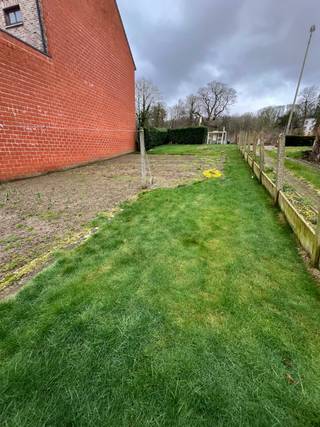 Bouwgrond voor halfopen bebouwing oppervlakte 333m². Ideale locatie met alle voorzieningen bij de deur. Op wandelafstand van Leuven.