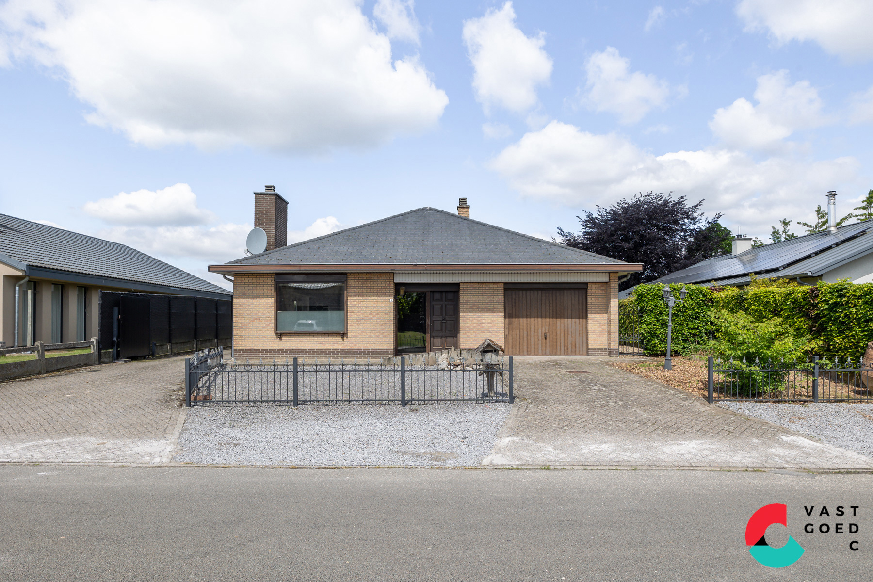 Gelijkvloerse woning met werkplaats op 10 are 16 ca - foto 4