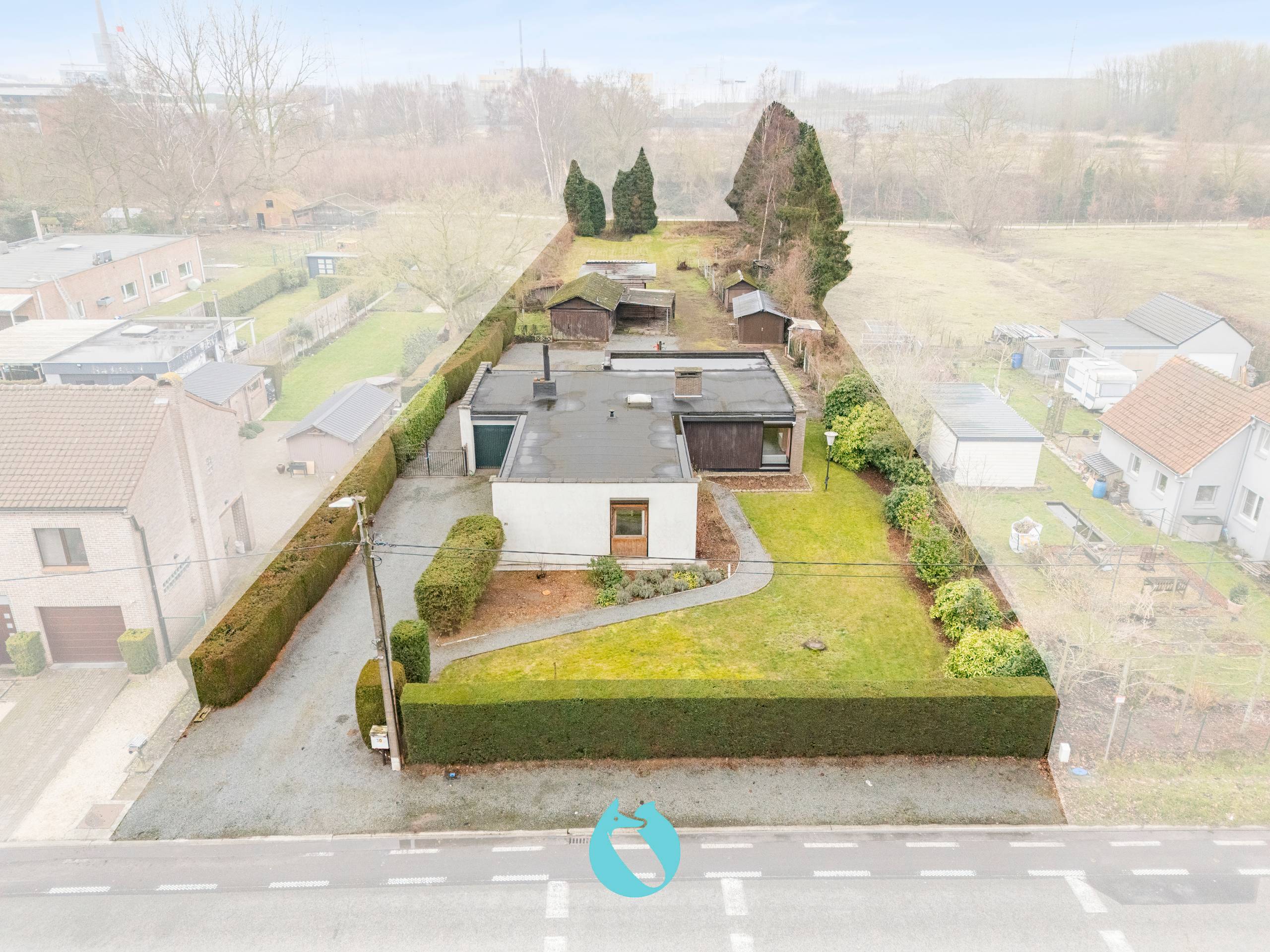 Charmante bungalow met ruime tuin en garages in Evergem - foto 1