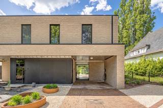 MODERNE HOOGWAARDIG AFGEWERKTE BEN-WONING (2023) OP 7ARE 66 CA MET 3 SLAAPKAMERS EN PRACHTIG ZUIDGERICHTE TUIN TE ZONHOVEN!Op zoek naar een recente,...