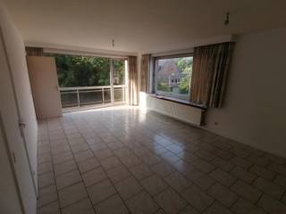 <strong>Roeselare - Studio in rustige buurt te huur.</strong><br /><br />Bestaande uit woonkamer, keuken, badkamer en berging.<br /><br />+ Lage EPC (B)<br />+ Gezellig zuid gericht terras<br /><br /><strong>Interesse? </strong>Klik hier! https://mijnhuurprofiel.be/property/ac5d599f-709f-494e-afa4-dbf878eee9b2