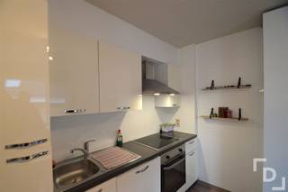 In de Vlamingstraat te Poperinge vinden we dit éénslaapkamerappartement, ideaal gelegen aan de Grote Markt. Het appartement bevindt zich op de tweede...