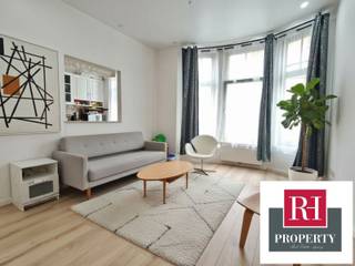 Entre le Parc du Hamoir et la Gare de Schaerbeek et non loin du complexe commercial DOCKX, nous vous proposons ce superbe appartement...