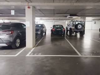 Pal in het stadscentrum van Roeselare bieden we u deze ondergrondse autostaanplaats aan. Deze parkeerplaats (P348) is gelegen op het private...