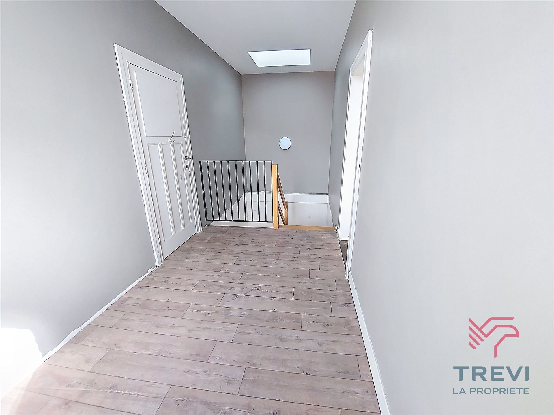 Commercial for sale in Charleroi with 8 bedrooms - photo 5