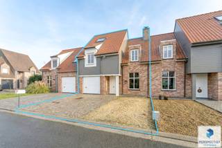 MOERKERKE - Richtprijs: 395.000 euro - Instapklare woning in het centrum van Moerkerke. Deze mooi ingerichte en goed verzorgde woning bevindt zich in...