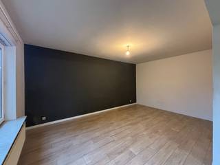 Zeer goed gelegen studio nabij het centrum van Mol! (tweede verdieping, geen lift aanwezig)Bestaande uit:- Woonkamer/slaapkamer met ingerichte...