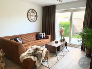 Recente rijwoning (2017) in Nieuwpoort-stad met tuin op een rustige ligging en toch vlakbij het marktplein en scholen.Woonkamer met open ingerichte...