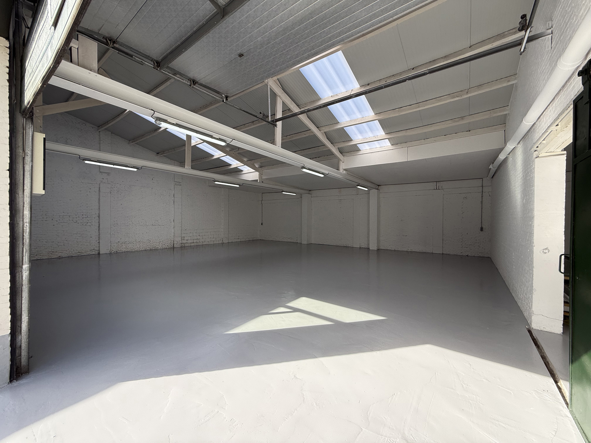 Commercial for rent in Antwerp - photo 2