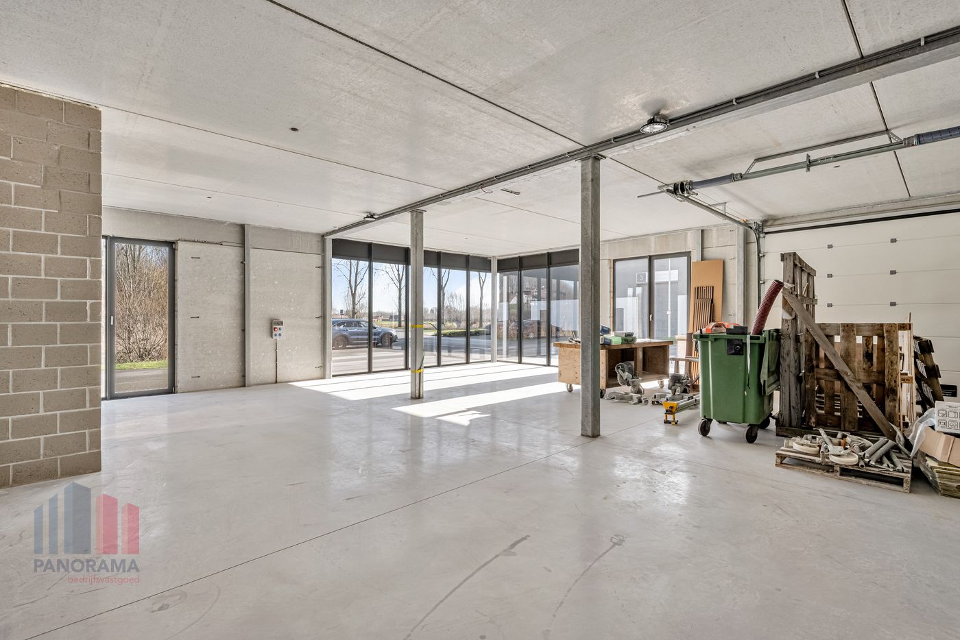 Unieke combinatie van kantoorruimte met showroom/magazijn vlakbij R4 - foto 4