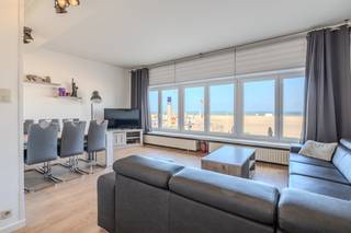 Dit ruim 3-slaapkamerappartement (95m²) te koop is gelegen op de eerste verdieping van de kleinschalige residentie Valentino, langs de...