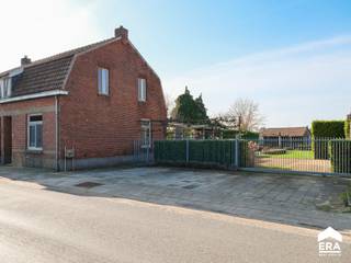 [[ DIT PAND NEEMT DEEL AAN DE ERA OPEN HUIZEN DAG OP 14/3 VAN 13:00 TOT 14:00 ]]Gezellige woning te koop op een schitterend aangelegd perceel van...