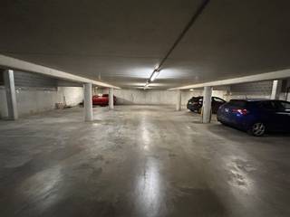 <p>Te koop aangeboden: open ondergrondse parkeerplaats gelegen in de garage van een appartementsgebouw in de Fabriekstraat, op wandelafstand van het centrum van Aarschot en het treinstation.<br />Deze parkeerplaats biedt een ideale oplossing voor wie veilig en comfortabel wil parkeren in de buurt van winkels, openbaar vervoer en het stadscentrum. Dankzij de centrale ligging is dit een uitstekende opportuniteit voor bewoners, pendelaars of investeerders.<br /><br /> </p>