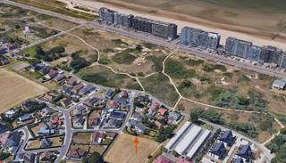 Gelegen in de rustige en geliefde Miami-wijk van Middelkerke, biedt deze vrijstaande villa een unieke kans voor wie op zoek is naar ruimte, comfort...