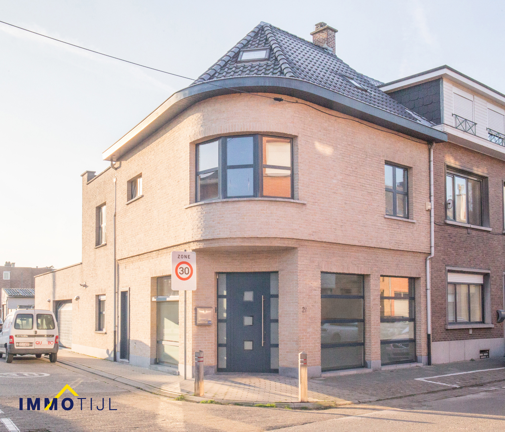 Handels of kantoorruimte op centrumlocatie in Lebbeke! - foto 2