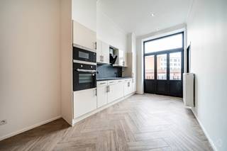 We Invest a le plaisir de vous présenter ce charmant appartement clé en main de ±70m², situé sur la Rue de Rotterdam, à l'arrière du site...