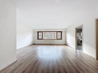 The ground floor apartment that we offer for rent here in Merksem has already been partially renewed.The layout of the apartment here is as...