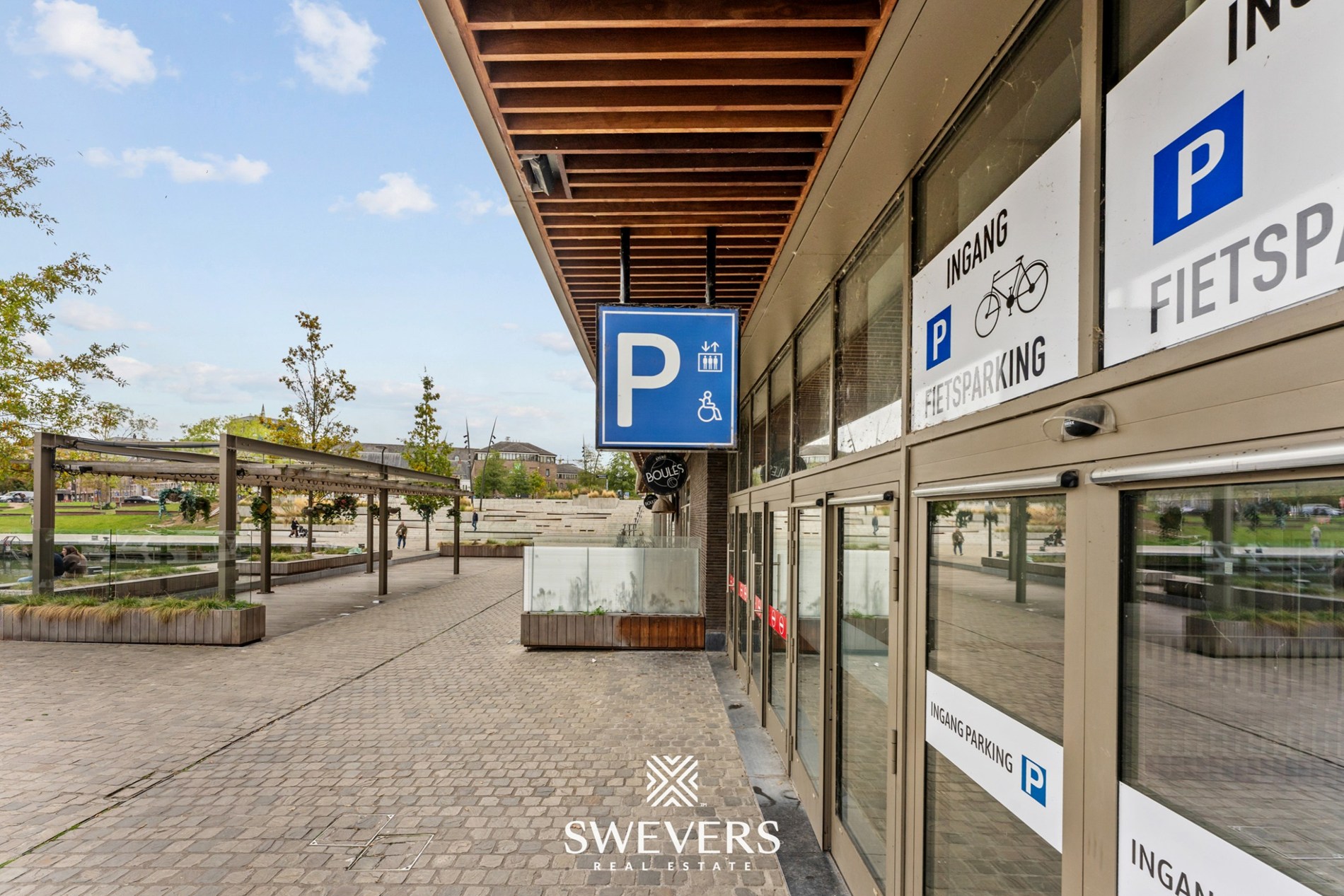 Ruime en beveiligde ondergrondse garagebox te huur in Quartier Blue - foto 4