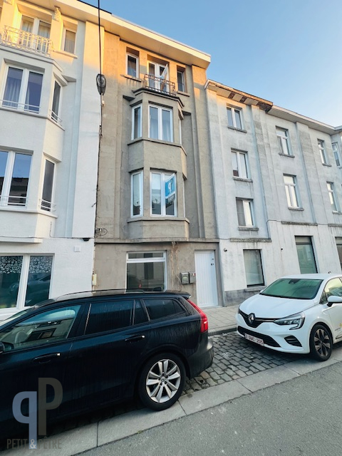 Opbrengsteigendom met 2 gerenoveerde studio's - photo 1