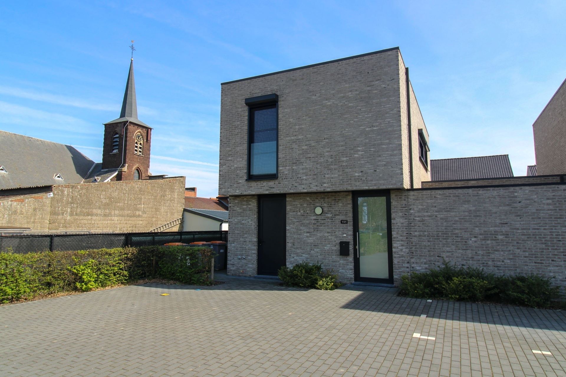 Instapklare patiowoning met 3 slaapkamers en 2 autostaanplaatsen in het rustige Uikhoven/Maasmechelen! - foto 2