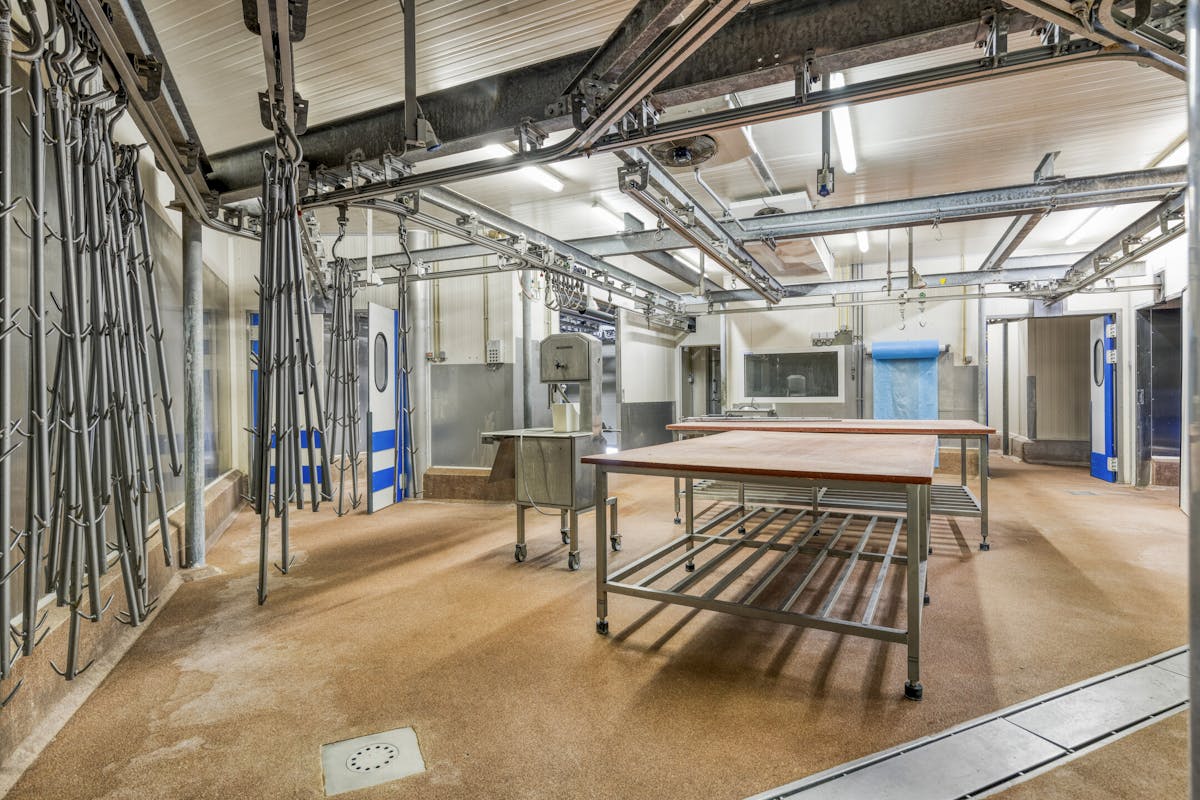 FOR SALE: Commercial property in the heart of Sint-Pieters (Bruges) - photo 1