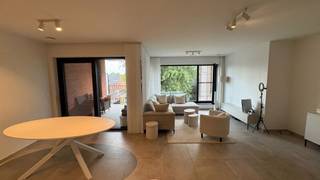 In the heart of Duffel, right in the center and overlooking the green park around the church, you will find this beautiful apartment on the...