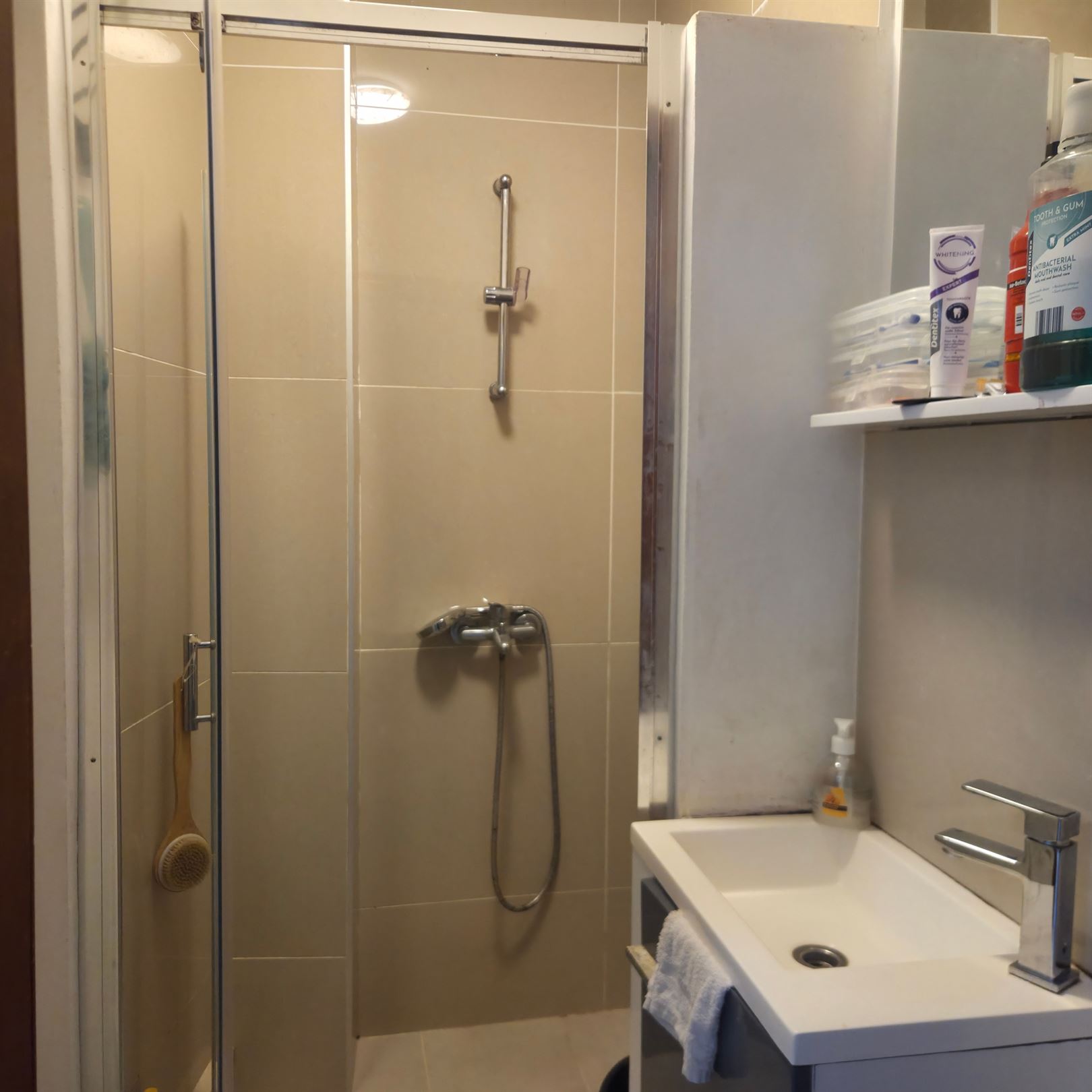Op te frissen burgerwoning met prachtig zicht op de dokken - foto 5