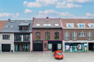 Gerenoveerd duplex appartement op een centrale locatie aan de rand van Gent, in de onmiddellijke nabijheid van belangrijke invalswegen,...