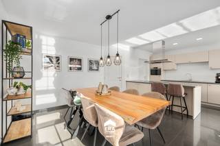 [[ DIT PAND NEEMT DEEL AAN DE ERA OPEN HUIZEN DAG OP 14/3 VAN 14:30 TOT 15:30 ]]Welkom in Neerglabbeek! De woning is centraal en praktisch gelegen...