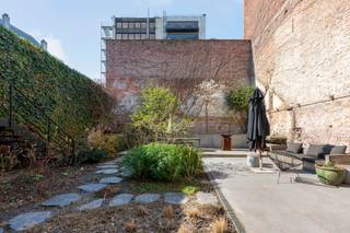 Immeuble de rapport idéalement situé à proximité du Jardin botanique, comprenant quatre unités. Un quartier animé, entouré par le Théâtre Bourla,...