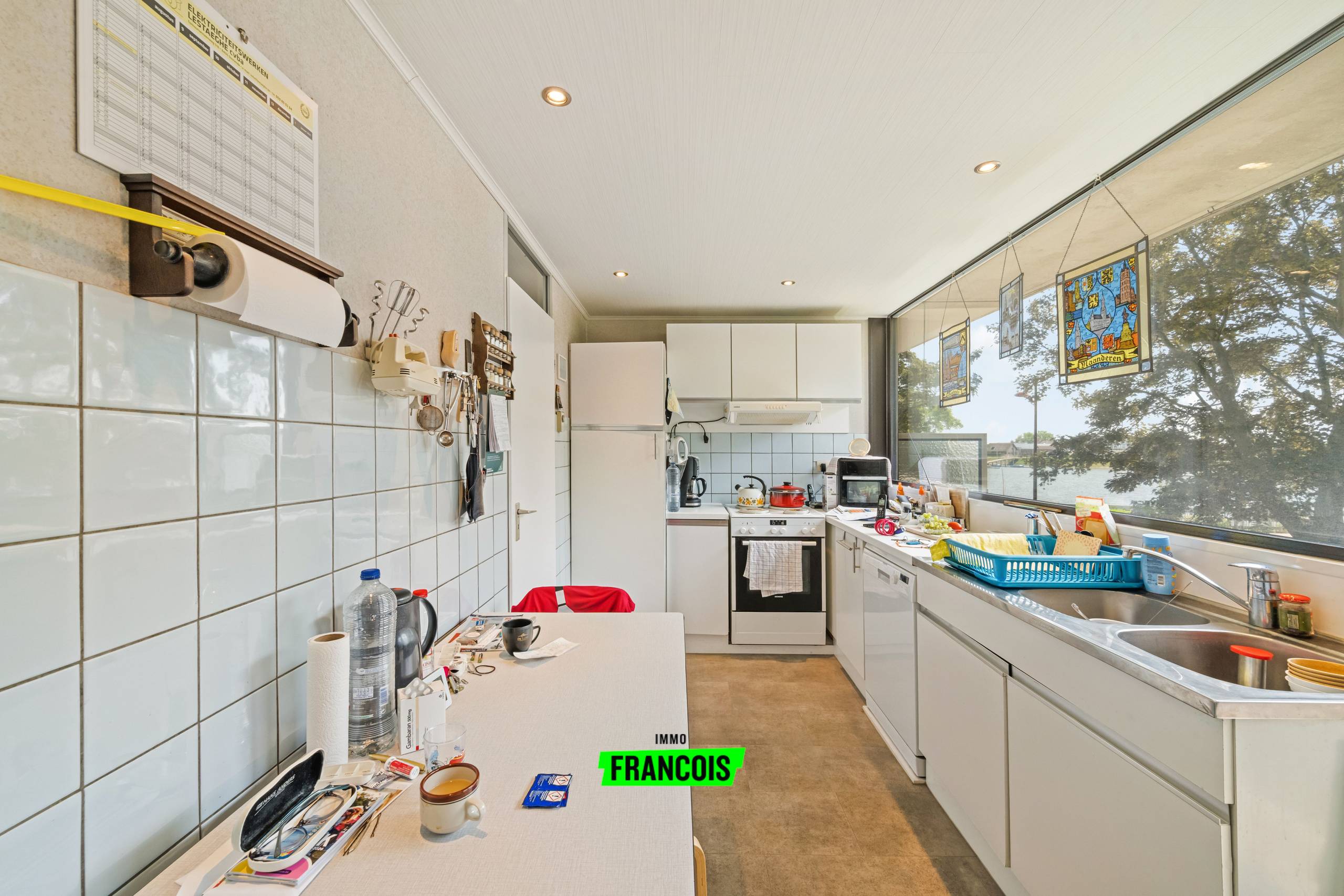 Ruim en instapklaar appartement aan de Spuikom te Oostende. - foto 4