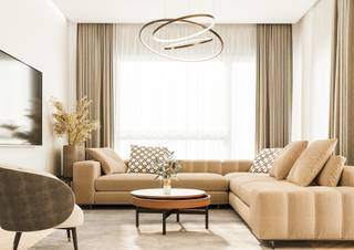 <p>Residentie ‘<strong>Souverein’</strong> is een kleinschalig nieuwbouwproject bestaande uit<strong> 7 ruime en lichte luxeappartementen, 8 ondergrondse garageboxen en bergingen en 7 bovengrondse autostaanplaatsen alsook een boven- en ondergrondse fietsenstalling en twee achtergelegen nieuwbouwwoningen.</strong><br /><br />Gunstig gelegen aan de Antwerpsesteenweg, vlakbij winkels, openbaar vervoer en met een vlotte bereikbaarheid naar omliggende gemeenten en de autostrade.</p>
<p>Met een <strong>E-peil 20</strong> voldoen deze appartementen beter dan de huidige energiedoelstellingen voor het behalen van een BEN-label. <br />Dit E peil wordt behaald door gebruik te maken van de <strong>nieuwste technieken;</strong> zoals een <strong>individuele warmtepomp, vloerverwarming- en vloerkoeling, ventilatiesysteem D, eigen zonnepanelen enz.</strong> <br /><br /><strong>App 1.1: Dit appartement van 129 m² bestaat uit een inkomhal met gastentoilet, een lichte leefruimte met open keuken en aansluitend inpandig terras. Twee ruime slaapkamers en een grote badkamer met voorzieningen voor bad en douche en dubbele wastafel alsook een zeer grote berging.</strong><br /><br />Zij zijn ruim en licht door de grote raampartijen en worden afgewerkt met duurzame materialen en ruime budgetten voor keuken, sanitair en vloeren.<br /><br />Speciale aandacht werd niet alleen besteed aan thermische maar ook akoestische isolatie<br /><br />Momenteel heeft u nog keuze in de afwerking hiervan zodat u hier uw eigen "thuis" kan creëren.</p>
<p><strong>Voor meer informatie of een bezoek ter plaatse contacteer ons via info@dilegno.immo of 014/70 73 23</strong></p>