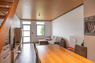 In een rustige woonwijk in Mechelen, op de hoek van de Zandstraat, bevindt zich deze charmante ééngezinswoning met één slaapkamer.De woning werd...