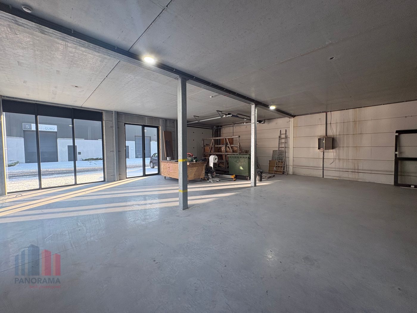 Unieke combinatie van kantoorruimte en magazijn/showroom vlakbij R4 - photo 5