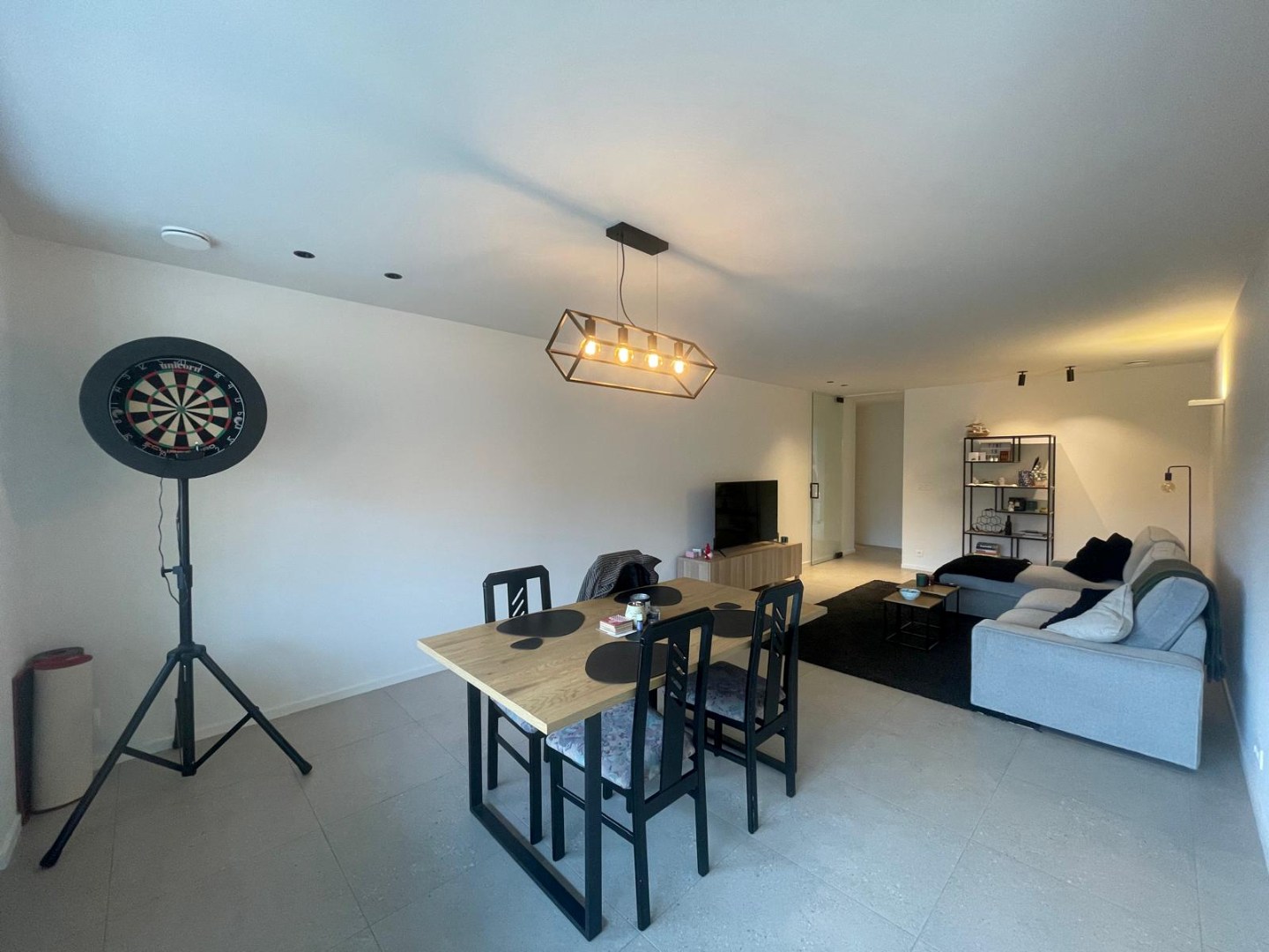 Ruim appartement met 2 slaapkamers nabij het centrum van Geel! - foto 2