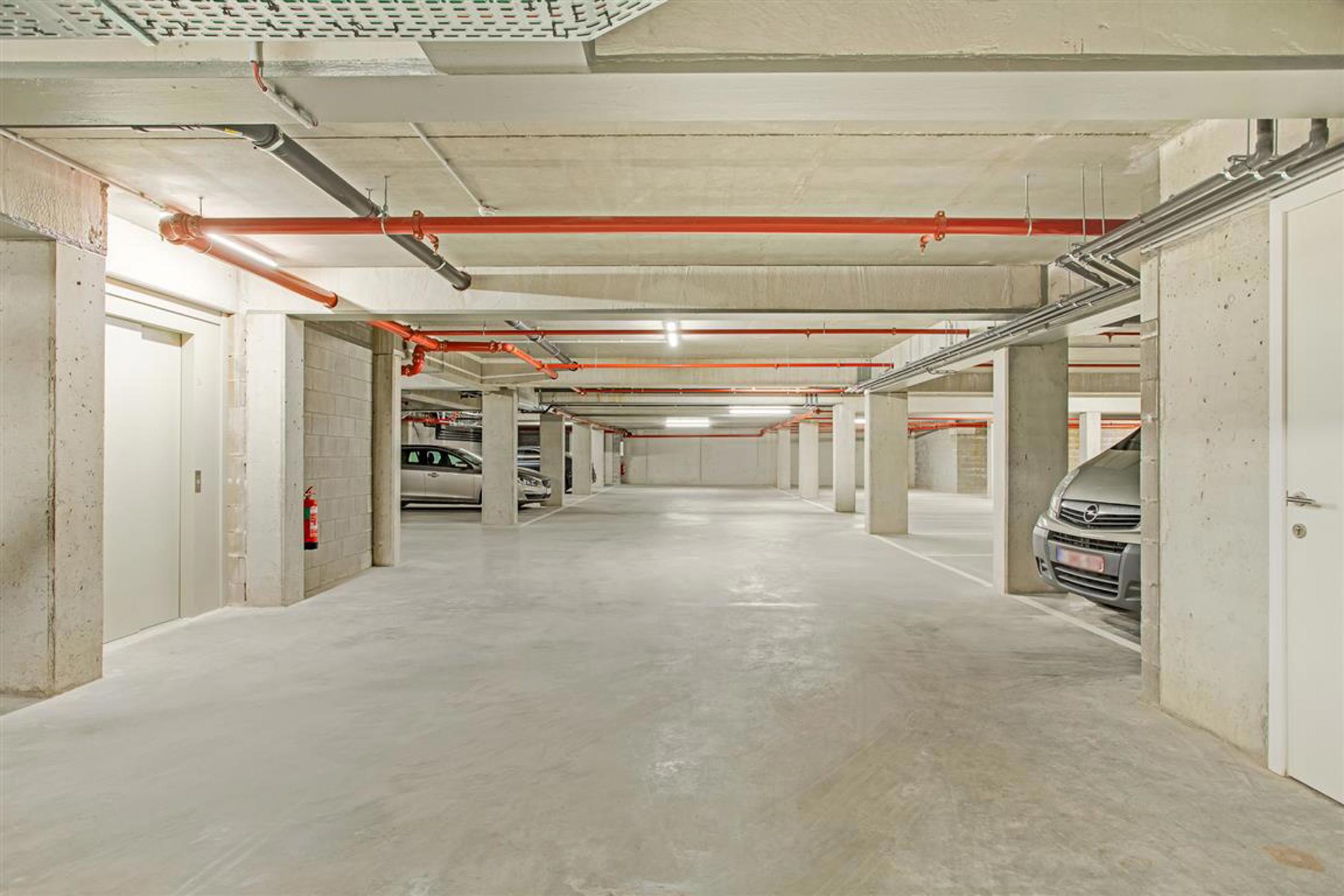 Autostaanplaats te koop in de ondergrondse kelderverdieping bij project "Ter Dijke".