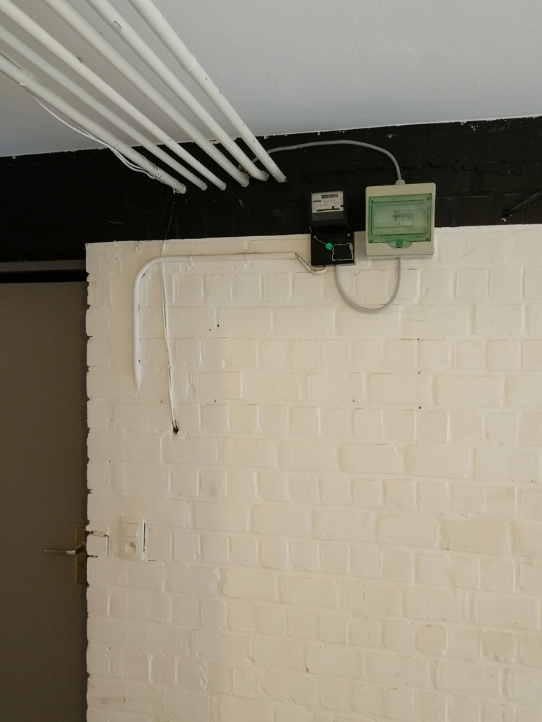 Ruime gesloten garagebox met berging  - foto 5