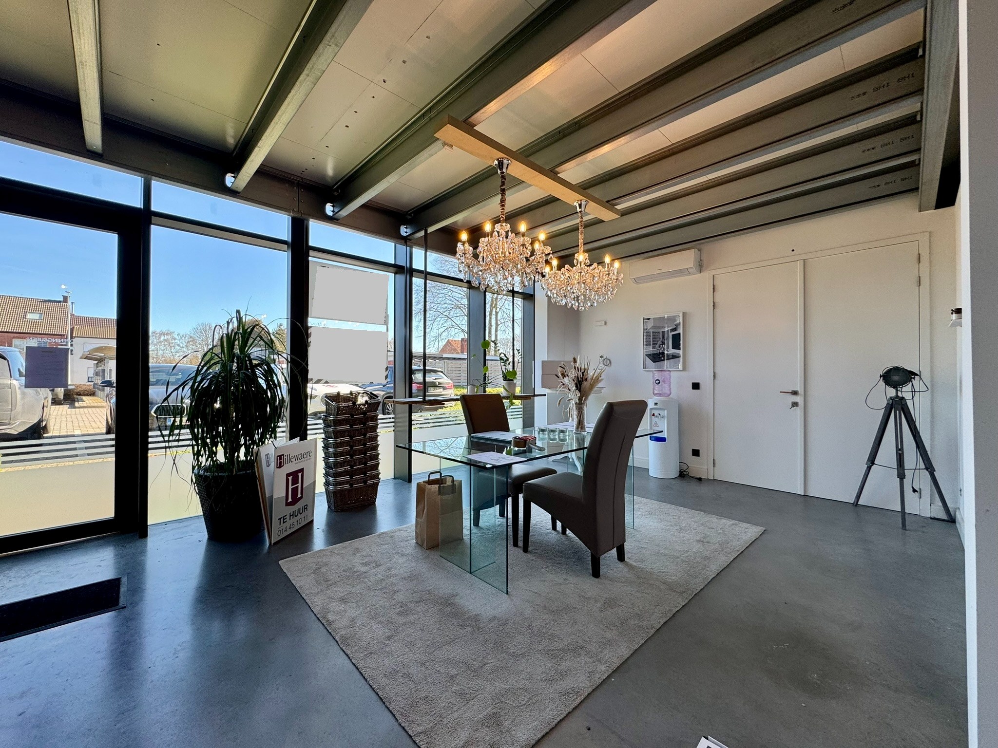 KMO-unit van ca. 282 m² met opslagruimte en kantoor - foto 4