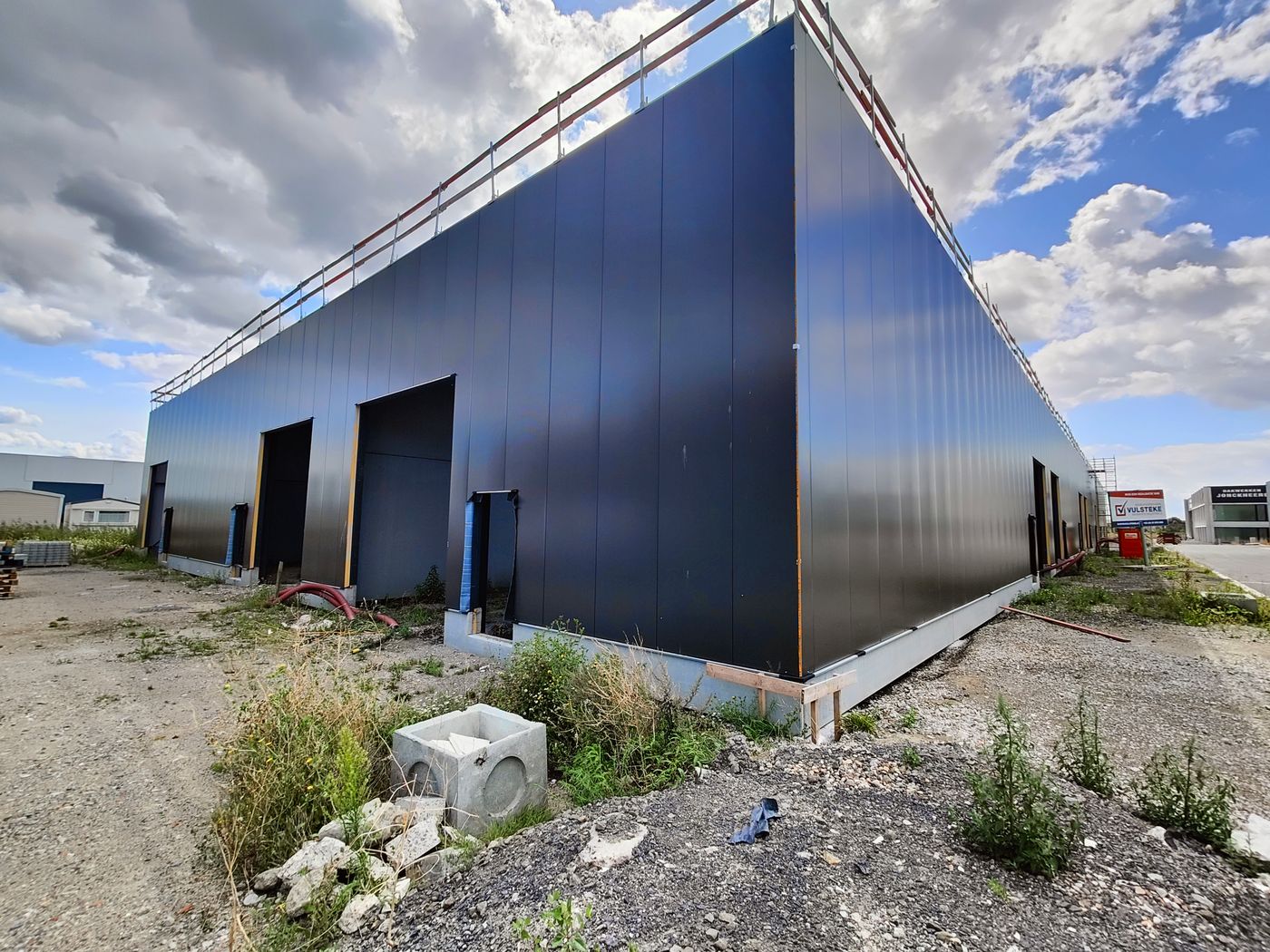 231 m² nieuwbouw KMO-unit nabij de bedrijvige Oostendsebaan - foto 1